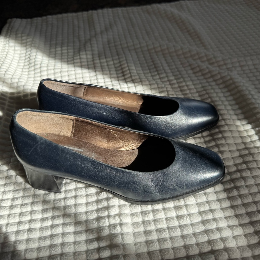 NEW - NWT - Renzo Fontanelli - Navy Leather  Women's Heels - size 6.5